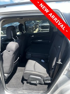 Used 2013 Dodge Journey SXT w/ Flexible Seating Group image 10