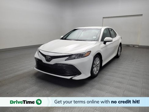 Used 2018 Toyota Camry LE image 1