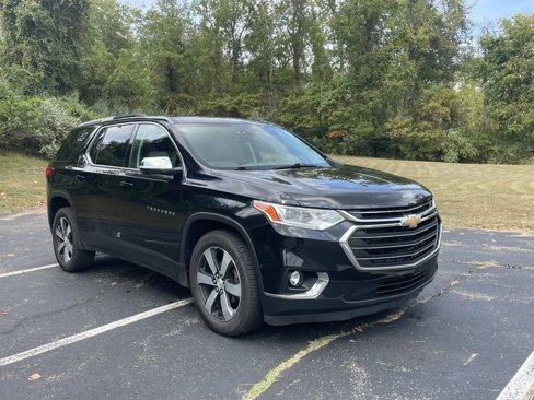Used 2018 Chevrolet Traverse LT image 1