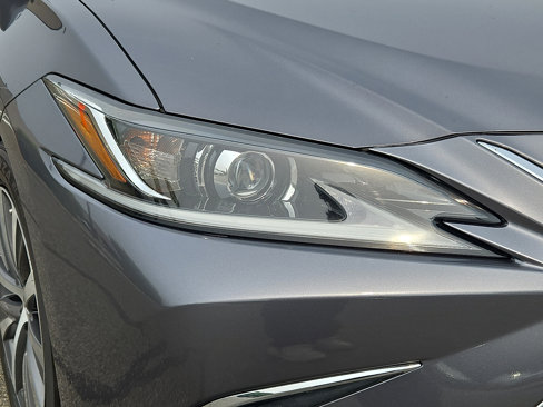 Used 2021 Lexus ES 250 w/ Premium Package image 9
