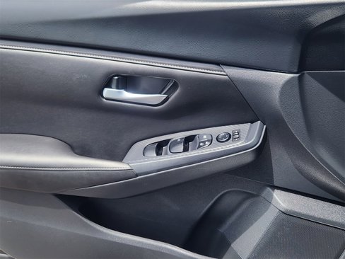 Used 2023 Nissan Sentra SV image 22