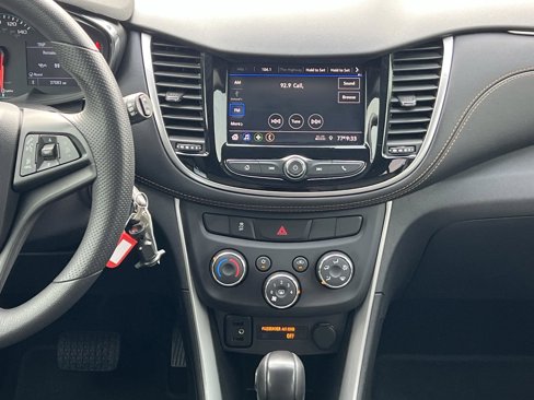 Used 2022 Chevrolet Trax LS w/ Tint and Cruise Package image 17