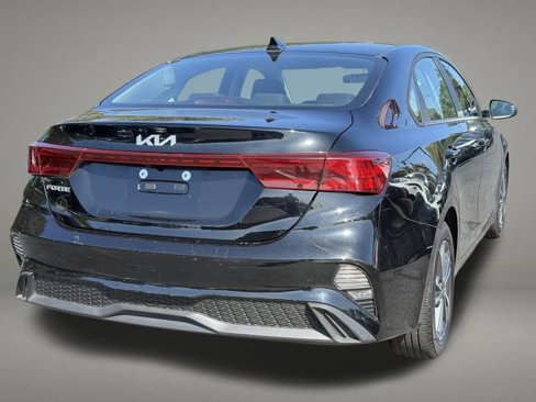 Used 2023 Kia Forte LXS image 5