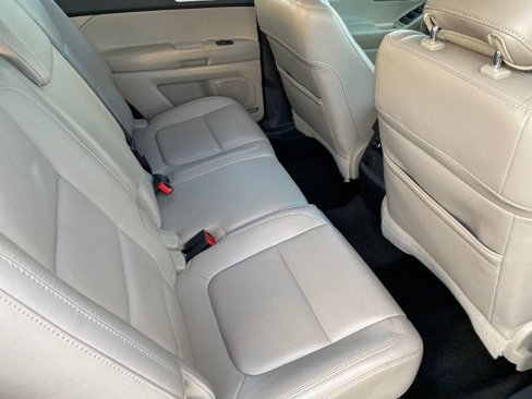 Used 2013 Ford Explorer XLT image 6