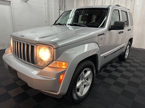 Used 2012 Jeep Liberty Limited image 4