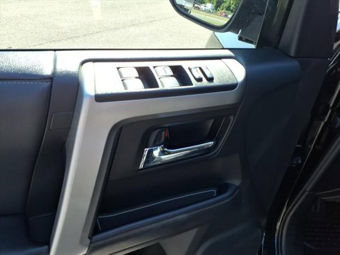 Used 2022 Toyota 4Runner SR5 image 16