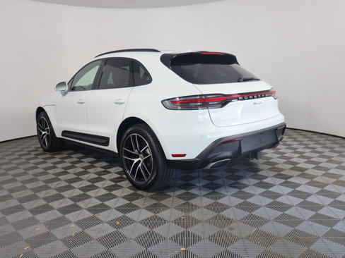 New 2025 Porsche Macan image 2