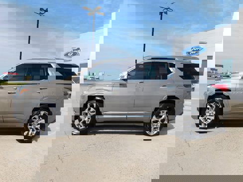 Used 2018 Chevrolet Traverse Premier w/ Driver Confidence II Package image 2