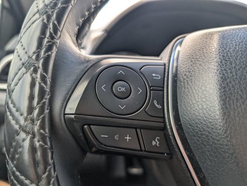 Used 2018 Toyota Camry L image 12