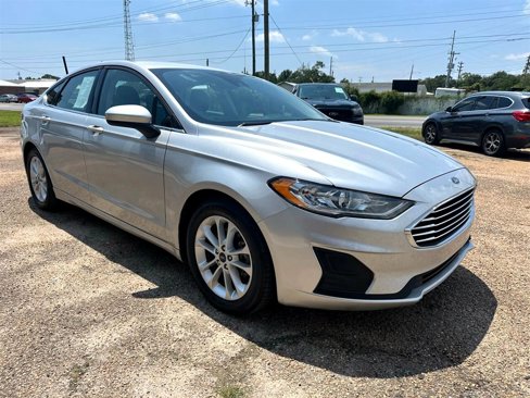 Used 2019 Ford Fusion SE image 4