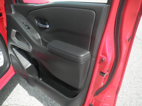 Used 2022 Nissan Frontier SV image 25