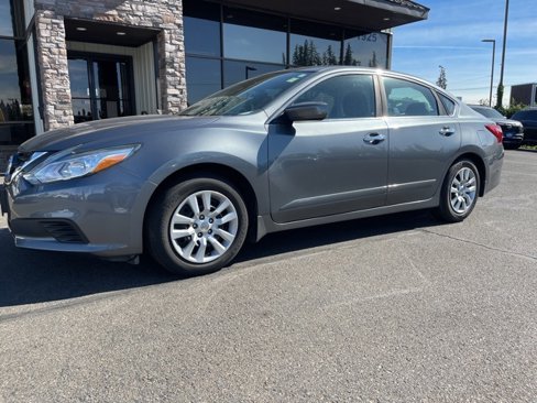 Used 2016 Nissan Altima 2.5 S w/ Power Driver Seat Package image 2