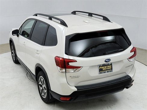Used 2021 Subaru Forester Premium image 17