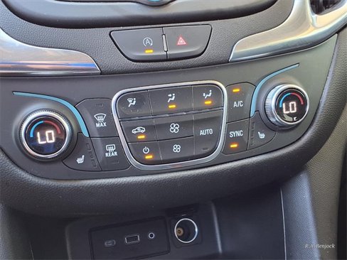 Used 2023 Chevrolet Equinox LT image 20