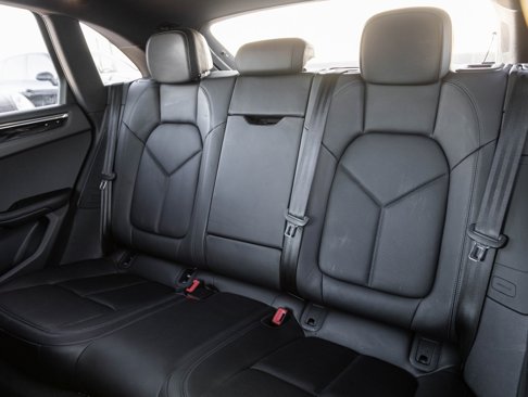 Certified 2022 Porsche Macan image 24