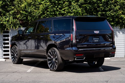 Used 2022 Cadillac Escalade ESV Premium Luxury image 27