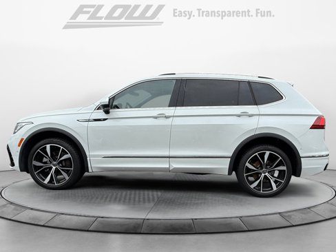 Certified 2022 Volkswagen Tiguan SEL R-Line image 4