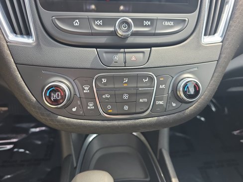 Used 2021 Chevrolet Malibu LT image 18
