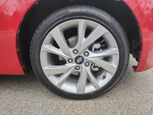 Used 2017 Hyundai Veloster image 12