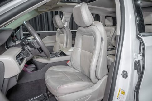 Used 2020 Lincoln Aviator Reserve w/ Equipment Group 201A image 11