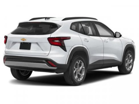 Used 2025 Chevrolet Trax RS w/ Driver Confidence Package image 2