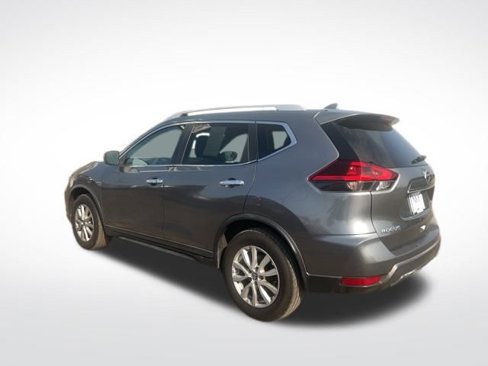 Used 2018 Nissan Rogue SV image 49