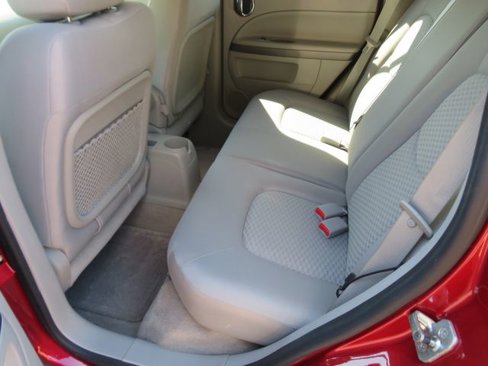 Used 2010 Chevrolet HHR LS image 29