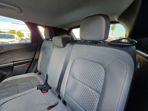 Used 2022 Ford Escape SE image 17