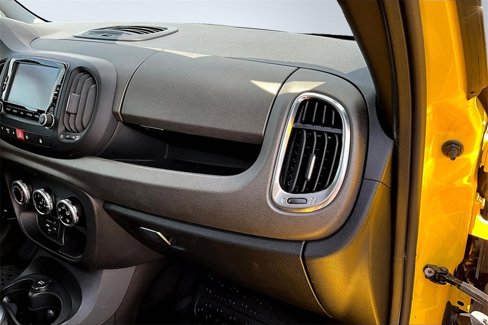 Used 2014 FIAT 500L Trekking image 17