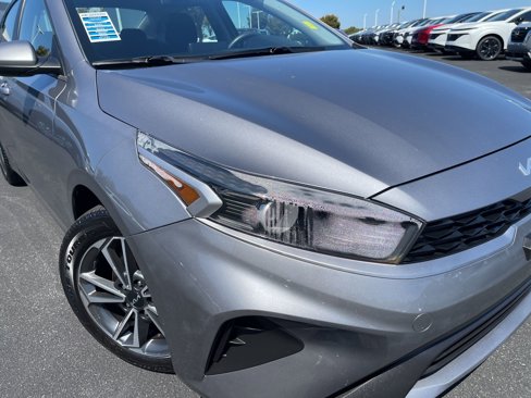 Used 2023 Kia Forte LXS image 3