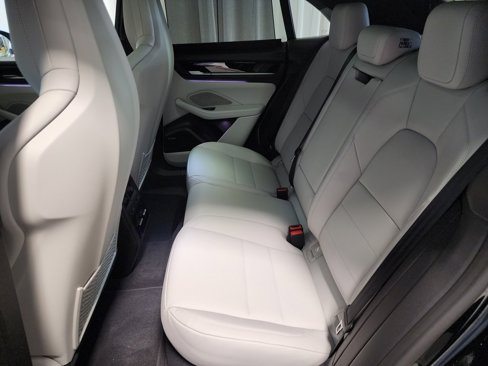 New 2025 Porsche Macan 4S Electric image 19