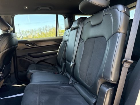 Used 2024 Jeep Grand Cherokee L Laredo image 22