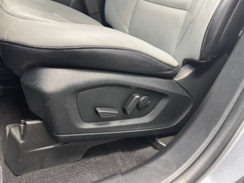 Used 2021 Ford Explorer XLT w/ XLT Sport Appearance Package image 15