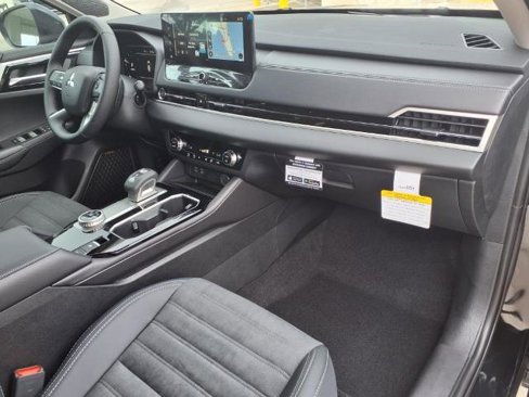 New 2025 Mitsubishi Outlander SE image 8