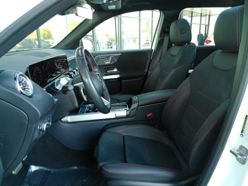 Used 2024 Mercedes-Benz GLB 250 4MATIC image 10