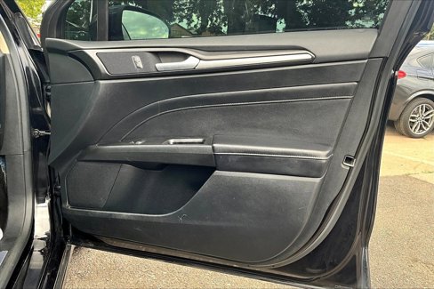 Used 2019 Ford Fusion Titanium image 23
