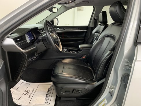 Used 2021 Jeep Grand Cherokee L Limited image 11