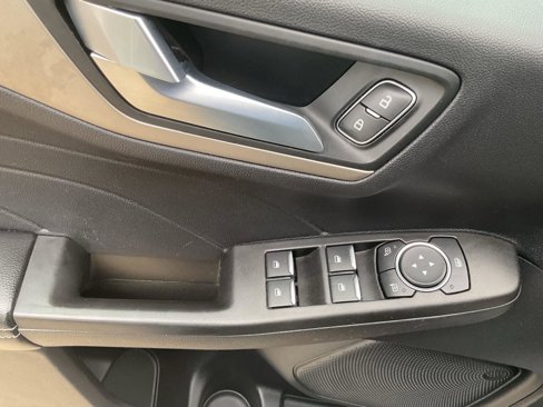 Used 2021 Ford Escape SE w/ Cold Weather Package image 11
