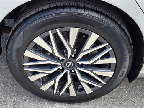 Used 2023 Nissan Altima 2.5 SV image 10