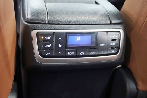Used 2019 Toyota Highlander Limited Platinum image 23
