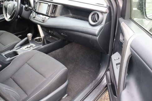 Used 2018 Toyota RAV4 XLE image 45