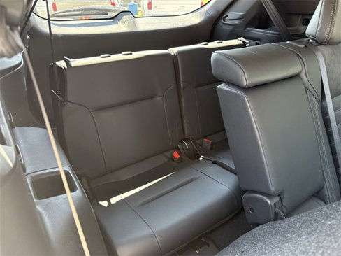 Used 2023 Mitsubishi Outlander SE image 32