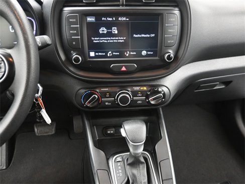 Used 2023 Kia Soul LX image 11