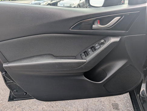 Used 2015 MAZDA MAZDA3 i Sport image 36
