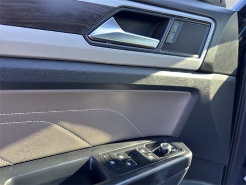 Used 2021 Volkswagen Atlas SE w/ Panoramic Sunroof Package image 12