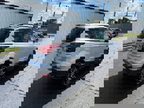 Used 2019 Ford Escape SEL image 3