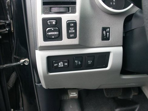 Used 2010 Toyota Tundra 4x4 Double Cab w/ Tow Pkg image 14