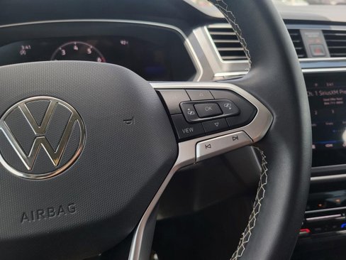 Used 2024 Volkswagen Tiguan SE image 16
