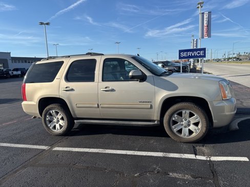 Used 2012 GMC Yukon SLT w/ SLT-2 Equipment Package image 4