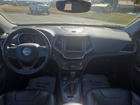Used 2019 Jeep Cherokee Trailhawk image 23